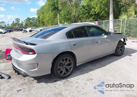 2015 Dodge Charger Sxt z USA, uszkodzony, nr VIN 2C3CDXHG8FH886671